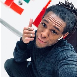 Meet your Posher, Julian